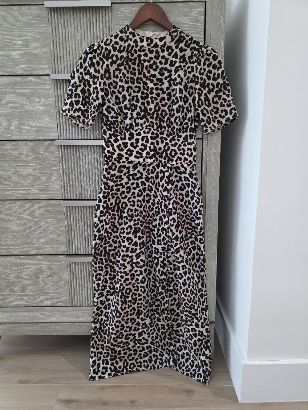 ASOS Leopard Print Midi Dress – Structured Fit, Chic Statement Piece (XS)